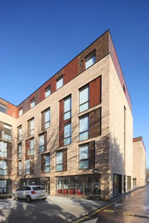 For Students Only Ensuite Bedrooms with Shared Kitchen at Cathedral Point in Winchester